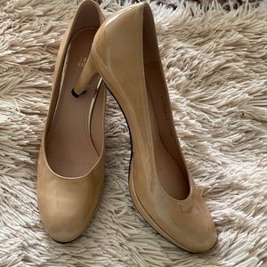 Stuart Weitzman pump